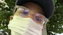 <p>Ada pula foto sang aktor sedang selfie mengenakan kacamata, masker dan topi. "Pas liat selfienya, berasa dipap mas pacaaar," kata warganet. (Foto: Instagram/ bohyunahn)</p>