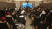 Bupati Banyuwangi, Ipuk Fiestiandani saat mengikuti Verifikasi Lapangan Hybrid Evaluasi Kabupaten Layak Anak (KLA) Tahun 2023, Selasa (23/5/2023). (Foto: Istimewa)