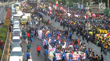Demo Mahasiswa di DPR Lumpuhkan Tol Dalam Kota