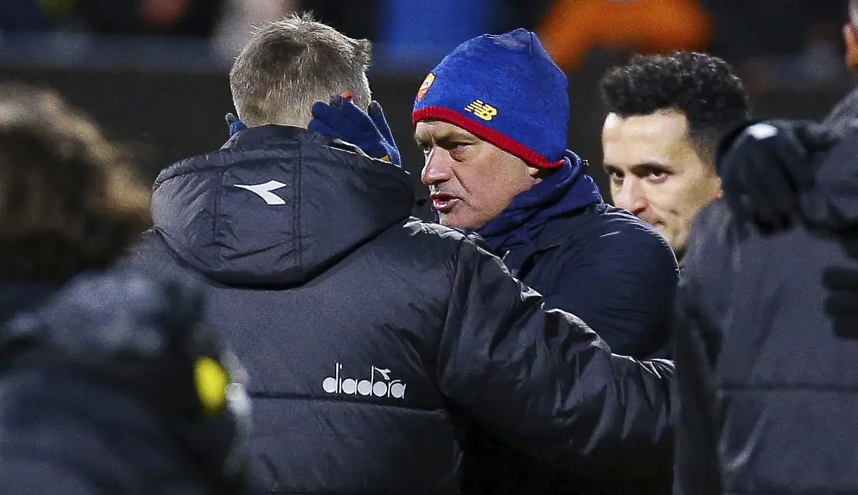 Ini merupakan kali pertama sepanjang karier kepelatihannya, tim asuhan Mourinho kebobolan enam gol dalam satu laga. (Mats Torbergsen/NTB Scanpix via AP)
