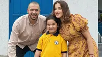 6 Potret Tasya Farasya dan Ahmad Assegaf Hadiri Acara Sekolah Anak Usai Ambil Rapor
