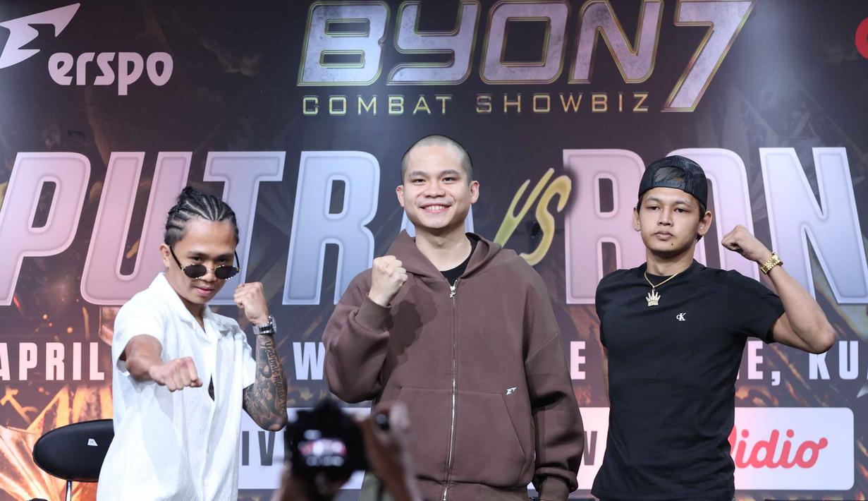 Presiden Byon, Yoshua Marcellos Muliardo (tengah) bersama petarung yang akan bertanding di Byon Combat Showbiz Vol.7 saat Press Conference Pertama Byon Combat Showbiz Vol.7 di SCTV Tower, Jakarta, Kamis (12/3/2026). (Bola.com/M Iqbal Ichsan)