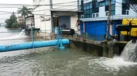 BPBD DKI Jakarta mengungkap Sungai Sekretaris di Jakarta Barat meluap. (Facebook BPBD DKI Jakarta)