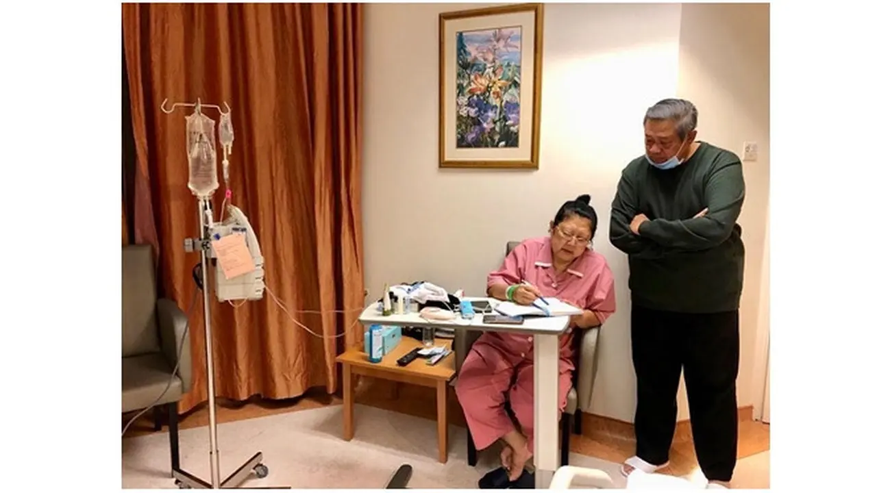 7 Momen SBY Setia Dampingi Ani Yudhoyono di Rumah Sakit, Bikin Haru
