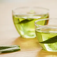 Untuk mencegah kolesterol, Sahabat Fimela bisa mengonsumsi kedelai dan teh hijau. (Foto: Freepik/freepik)