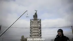 Monumen ini didirikan pada tahun 1954 untuk memperingati 10 tahun pasukan Soviet memasuki Bulgaria, yang bersekutu dengan Nazi Jerman pada Perang Dunia II. (AP Photo/Valentina Petrova)