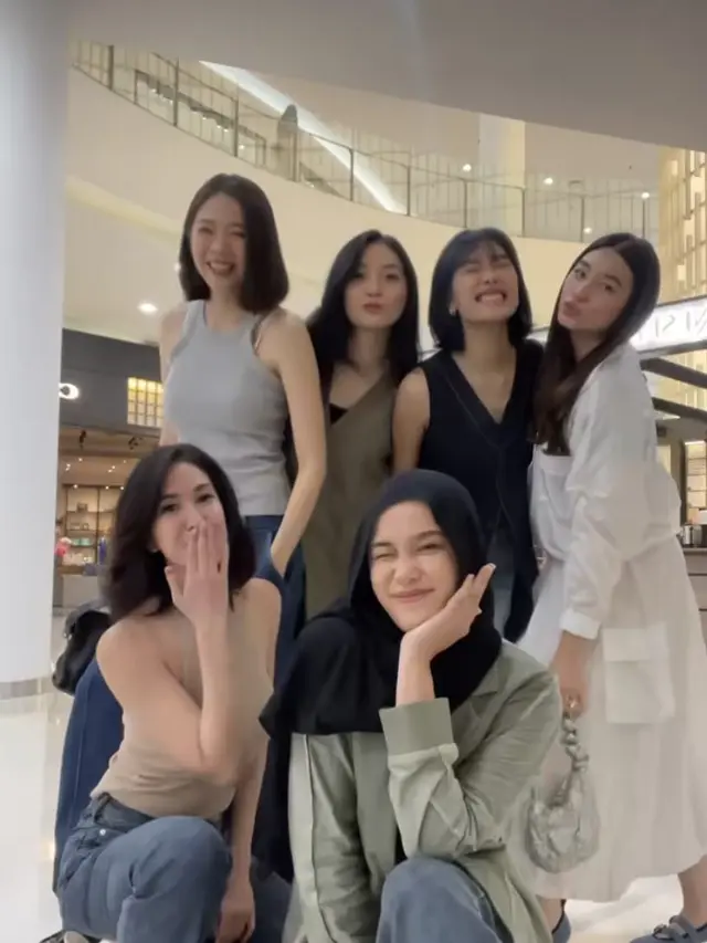 6 Potret Pesonil Eks Girl Band Princess Kumpul Bareng, Bawa Momongan