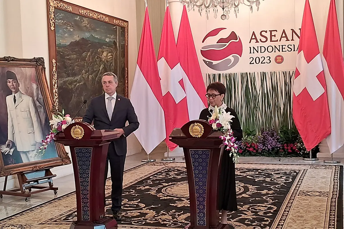 Menlu Swiss Ignazio Cassis dan Menlu RI Retno Marsudi di Gedung Kemlu, Jakarta, Rabu (2/8/2023).