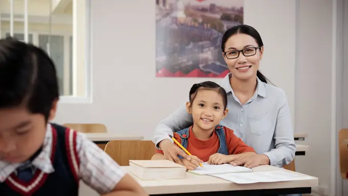 Ilustrasi murid dan guru tk