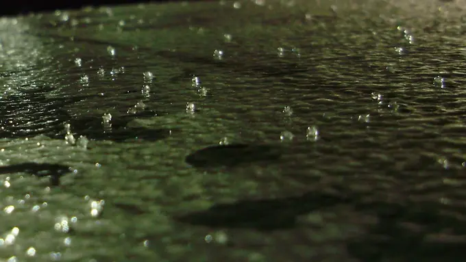 Video Hujan Es di Surabaya