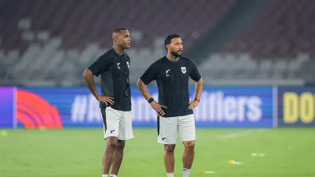 Patrick Kluivert dan Denny Landzaat - Latihan resmi Timnas Indonesia Vs China