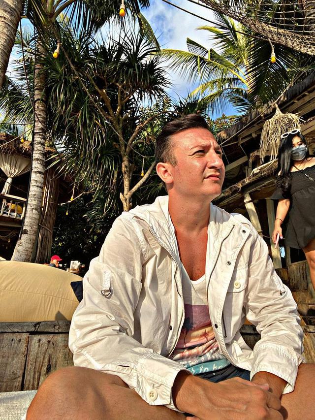 6 Potret İdris Bozkurt, Kekasih Bule Lucinta Luna yang Curi Perhatian