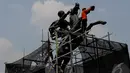 Patung Diponegoro mulai dibersihkan melalui Balai Konservasi Pemprov DKI Jakarta, Senin (22/09/2014) (Liputan6.com/Faizal Fanani)