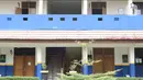 Suasana SMPN 2 Depok, Pancoran Mas, Depok, Jawa Barat, Jumat (19/11/2021). Pemkot Depok menghentikan sementara pelaksanaan PTMT seluruh sekolah di kawasan Pancoran Mas hingga 29 November 2021 akibat terjadinya penambahan kasus COVID-19 yang berasal dari klaster PTMT. (Liputan6.com/Herman Zakharia)