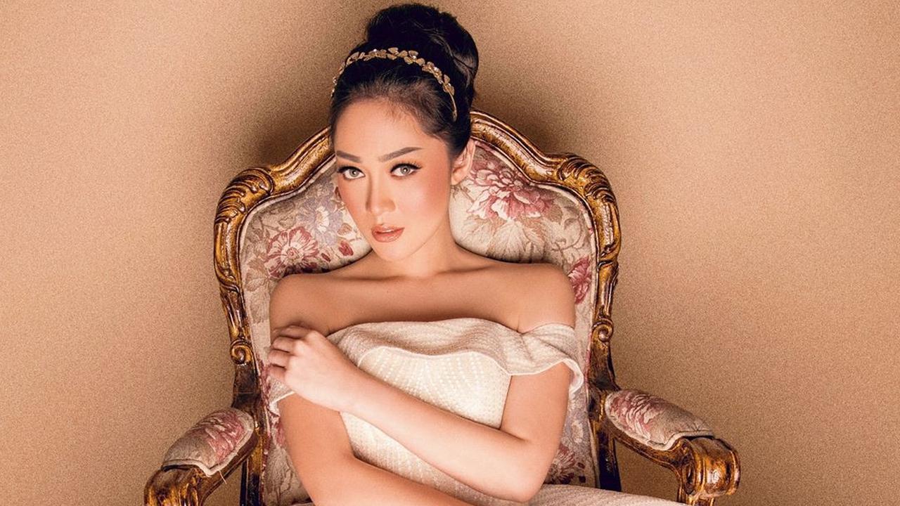 7 Potret Rumah Gracia Indri, Mewah dan Bernuansa Putih