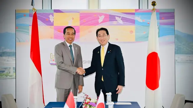 Presiden Joko Widodo atau Jokowi melakukan pertemuan bilateral dengan Perdana Menteri (PM) Jepang Fumio Kishida di Hotel Grand Prince, Hiroshima, Sabtu (20/5/2023).