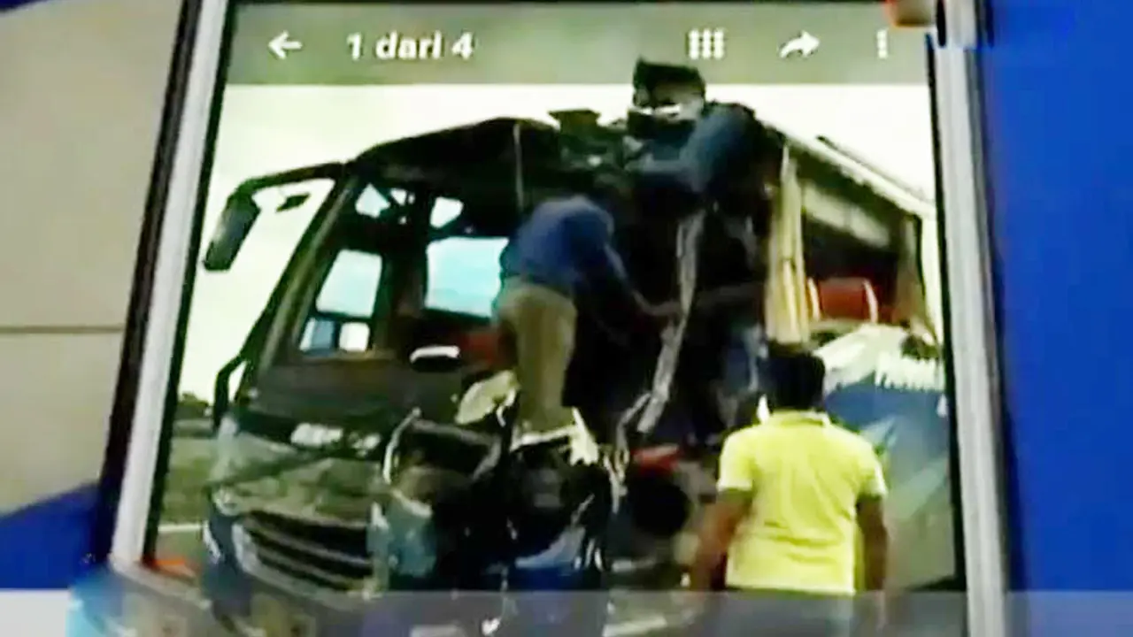 Segmen 2: Bus Tabrak Truk hingga Buntut Amukan Zumi Zola