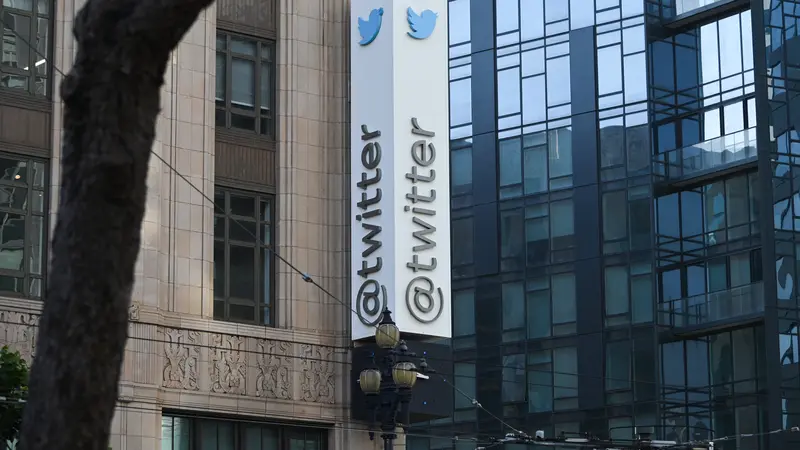 Twitter Berhentikan 50 Persen Karyawan