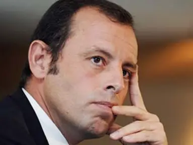Mantan Wakil Presiden Barcelona, Sandro Rosell di sesi konferensi pers terkait keikutsertaaannya dalam pemilihan Presiden Klub, 27 Juni 2008. AFP PHOTO / LLUIS GENE 