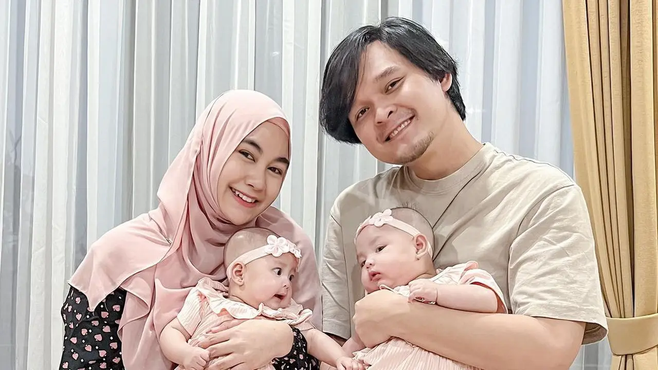 Jadi Orang Tua, Ini 7 Seleb Lebaran Bersama Buah Hati Untuk Pertama Kalinya