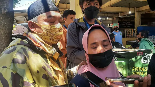 Pasangan suami istri, Upi Hartati (44) dan Nursin (46) mendatangi RS Polri Kramat Jati, Jakarta Timur.
