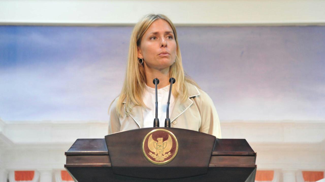 Helena Helmersson dari H&M Global Production berkunjung ke Istana Merdeka dan bertemu dengan  Presiden Jokowi.