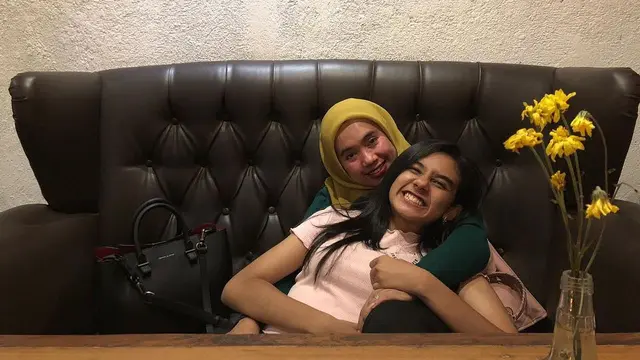 6 Potret Kebersamaan Nabila Atmaja dan Ibunda, Bak Kakak Adik