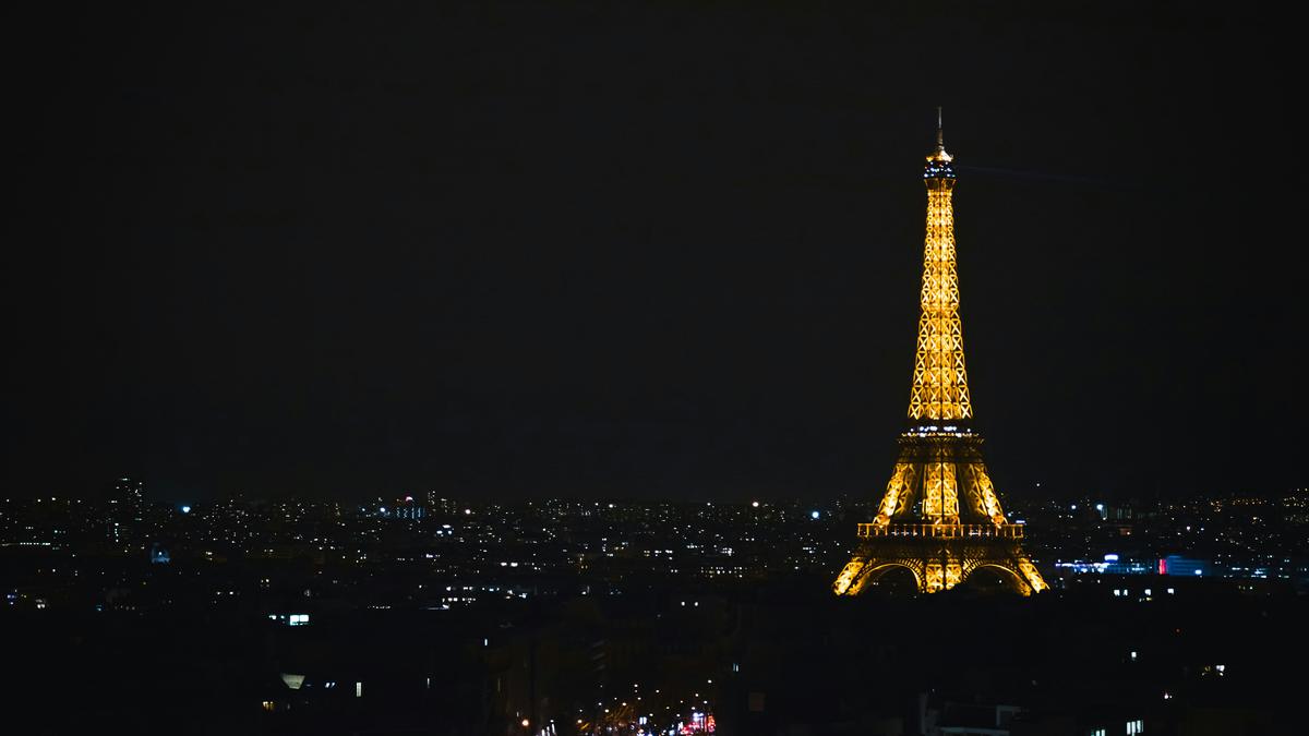 Paris hingga New York Ramai-ramai Batalkan Rencana Perayaan Malam Tahun Baru 2026 yang Meriah