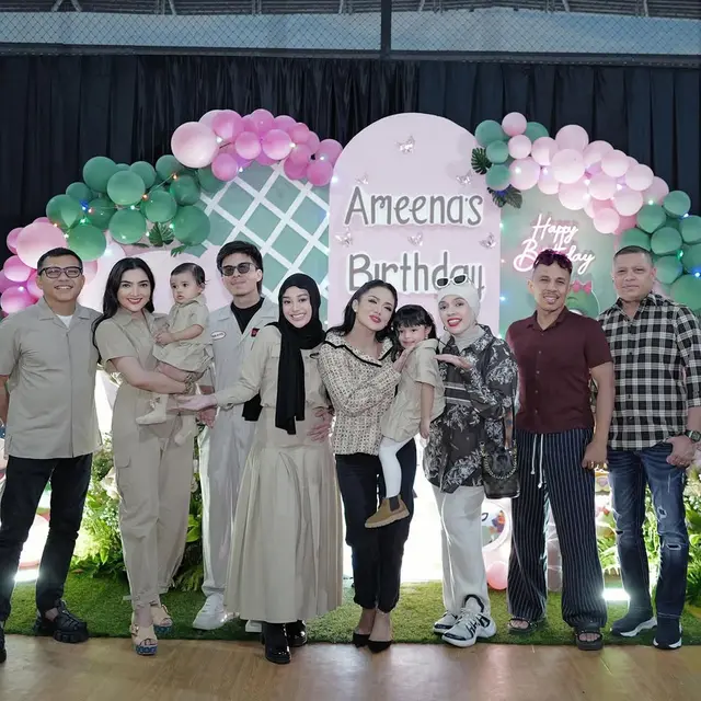 Penuh Bahagia, Begini Momen Aurel Hermansyah Bersama Ibu Kandung, Sambung dan Mertua dalam Satu Frame di Ulang Tahun Ameena