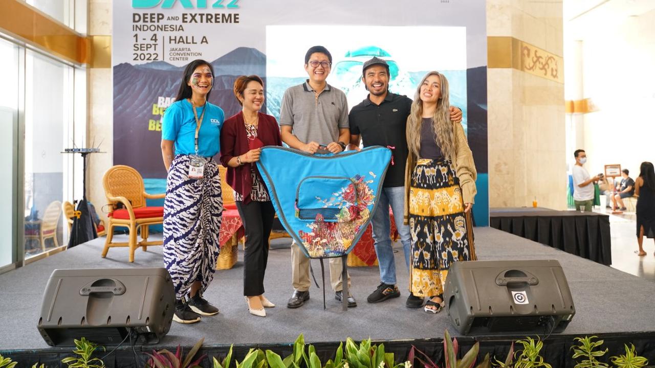 Influencer Febrian dan Marischka Prudence hadiri talk show Sambil Menyelam Minum Sampah?