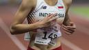 Pelari Indonesia, Ulfa Silviana, saat tampil pada Invitation Tournament Asian Games 2018 cabang atletik nomor 200 m di SUGBK, Jakarta, Selasa (13/2/2018). Meski kalah dirinya memecahkan rekor pribadi dengan 24,86 detik. (Bola.com/Vitalis Yogi Trisna)