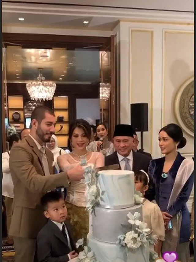 Lepas Status Janda, Ini 7 Momen Pernikahan Adinda Bakrie