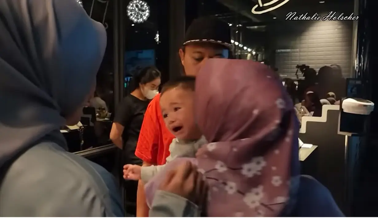 [Youtube/NATHALIE HOLSCHER]