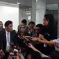 Belasan orang yang tergabung dalam Advokat Cinta Tanah Air (ACTA) hari ini menyambangi Mahkamah Konstitusi (MK), untuk mengajukan uji materi terhadap UU Pemilu. (Liputan6.com/Putu Merta SP)