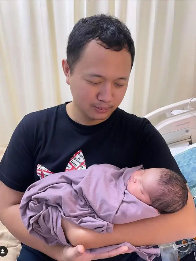 6 Potret Rosa Meldianti Momong Anak Pertama Usai Lahiran, Cucu Dewi Perssik