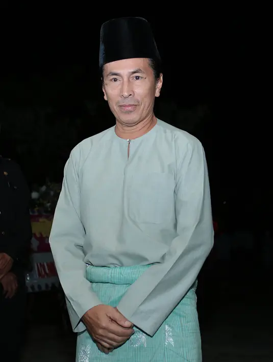 Amy Search, penyanyi legendaris asal Malaysia terlihat menghadiri resepsi kedua Bella dan Emran. Ia juga turut menghibur para tamu undangan dengan lagu andalannya, Isabella. (Deki Prayoga/Bintang.com)