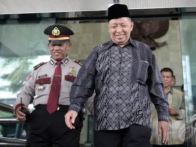 Mantan Wakil Presiden 2001-2004, Hamzah Haz mendatangi Komisi Pemberantasan Korupsi (KPK), Jakarta, Kamis (8/1/2015). (Liputan6.com/Miftahul Hayat)