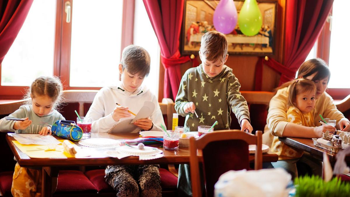 7 Ide Permainan Edukatif Ngabuburit Selama Ramadan untuk Anak di Rumah