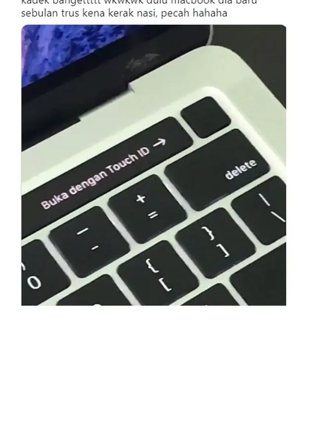 7 Potret LCD Laptop Retak Karena Alasan Sepele Ini Bikin Ngenes
