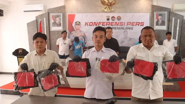 2 pelaku pemerkosaan gadis di bawah umur di Pemalang ditangkap. Satu orang masih buron. (Foto: Liputan6.com/Polres Pemalang)