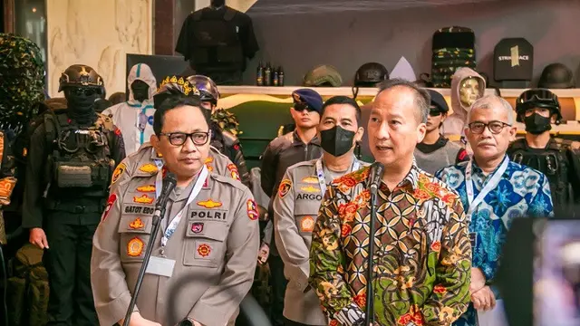 Menteri Perindustrian Agus Gumiwang Kartasasmita