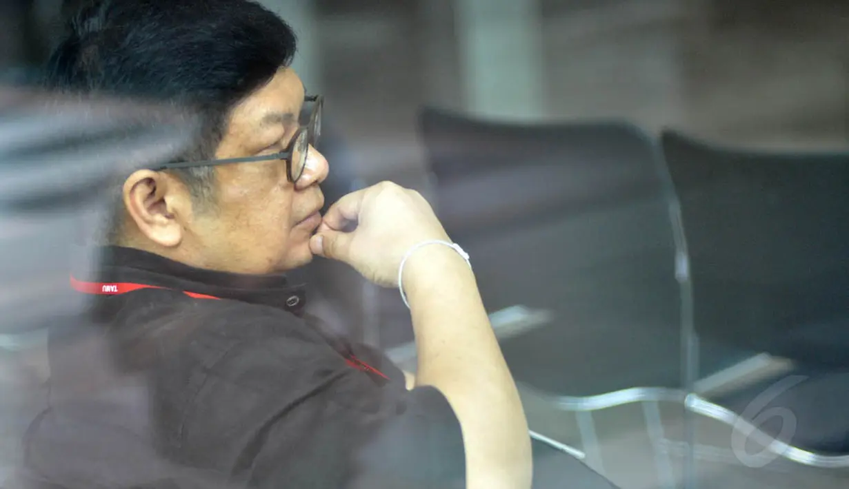 Laksamana Sukardi diperiksa KPK terkait kasus dugaan korupsi penerbitan Surat Keterangan Lunas (SKL) Bantuan Likuiditas Bank Indonesia (BLBI), Rabu (10/12/2014). (Liputan6.com/Miftahul Hayat)