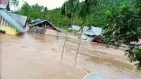 Rumah hanyut terseret arus banjir di Desa Tapuwatu Kecamatan Asera, Konawe Utara.(Liputan6.com/Ahmad Akbar Fua)