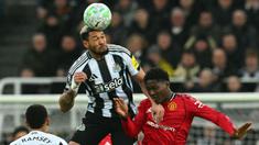 Tren positif Manchester United di Liga Inggris harus terhenti saat bertandang ke markas Newcastle United di St James' Park, Newcastle, Rabu (04/03/2026) waktu setempat. (AFP/Andy Buchanan)