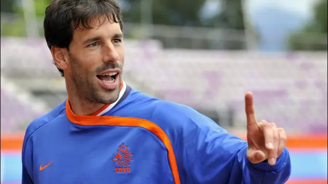 [VIDEO] Aksi Van Nistelrooy dalam gelap