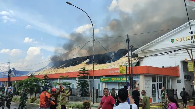 Kebakaran melanda bangunan Rumah Sakit Salak Kota Bogor, Jumat siang (7/4/2023).