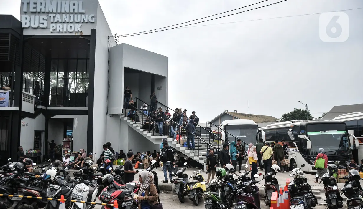 Lonjakan penumpang diperkirakan akan berlangsung hingga 19 April 2023 atau H-3 Lebaran. (merdeka.com/Iqbal S. Nugroho)