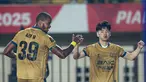 Pemain Dewa United, Taisei Marukawa dan Alex Martins, merayakan gol ke gawang Indonesia All-Star dalam perebutan tempat ketiga Piala Presiden 2025 di Stadion Si Jalak Harupat, Kabupaten Bandung, pada Sabtu (12/7/2025) malam WIB. (Bola.com/Bagas Lazuardi)