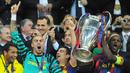 Kiper paling berhasil dalam sejarah Barcelona ini juga turut membantu Los Cules merengkuh 21 titel juara, termasuk enam trofi La Liga dan tiga Liga Champions. (AFP/Lluis Gene)