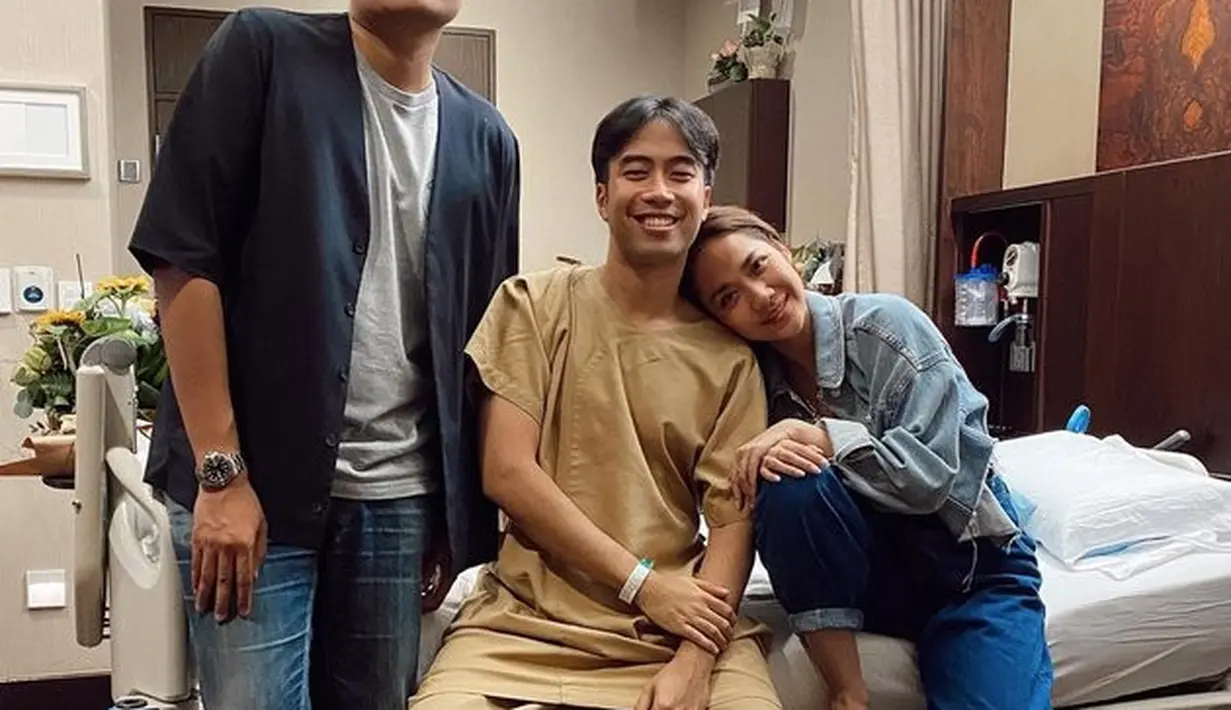 "Selama gue diberikan kekuatan untuk melawan penyakit ini, gue nggak boleh cupu. Gue harus bisa living my life," lanjut Vidi. [Instagram/vidialdiano]